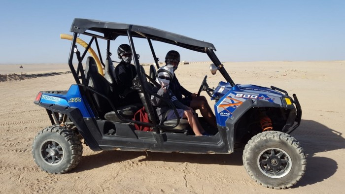 Fra Makadi Bay & Sahl Hasheesh: Jeep Safari ved solnedgang i ørkenen